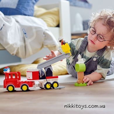 Конструктор LEGO DUPLO Реск'ю Пожежна машина